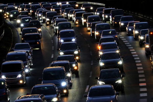 ゾッとする長さ…日本で最も長い高速道路の渋滞距離は何kmだったでしょう？