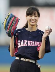 一問一報／新川優愛