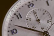 時計の針がすべて右回りなのはナゼ？