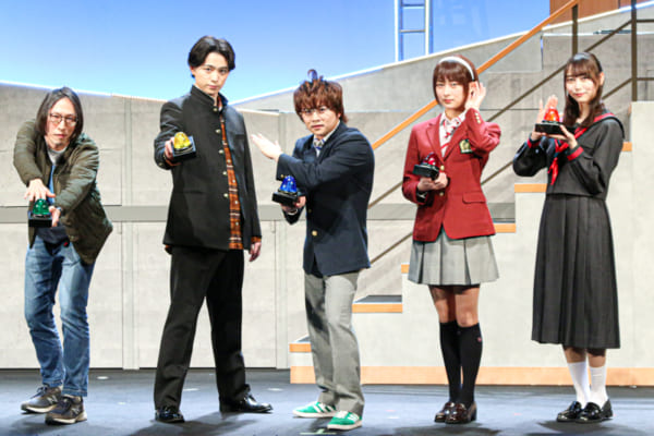 舞台『ナナマル サンバツ THE QUIZ STAGE O』が開幕！ 初日ゲネプロ＆フォトセッションレポート